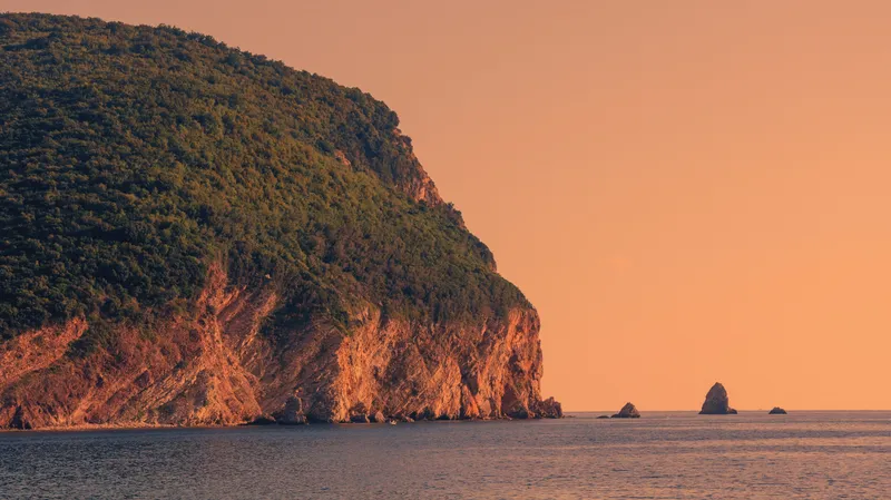 Petrovac Tour Guide